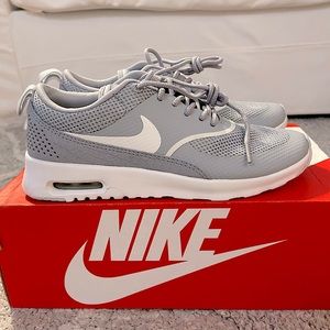 Nike Air Max Thea Size 6